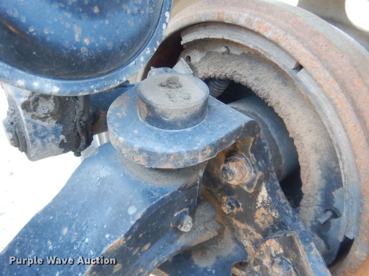 image for item HQ9518 2013 Volvo VNL  semi truck