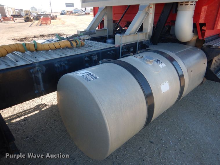 image for item HQ9518 2013 Volvo VNL  semi truck