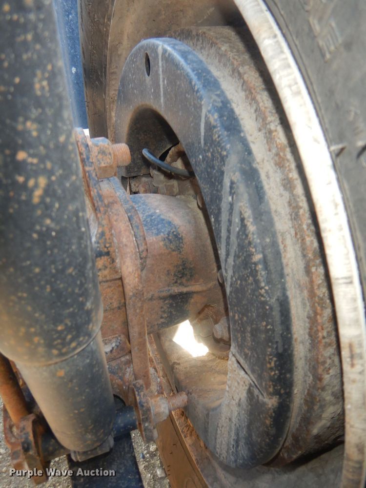 image for item HQ9518 2013 Volvo VNL  semi truck