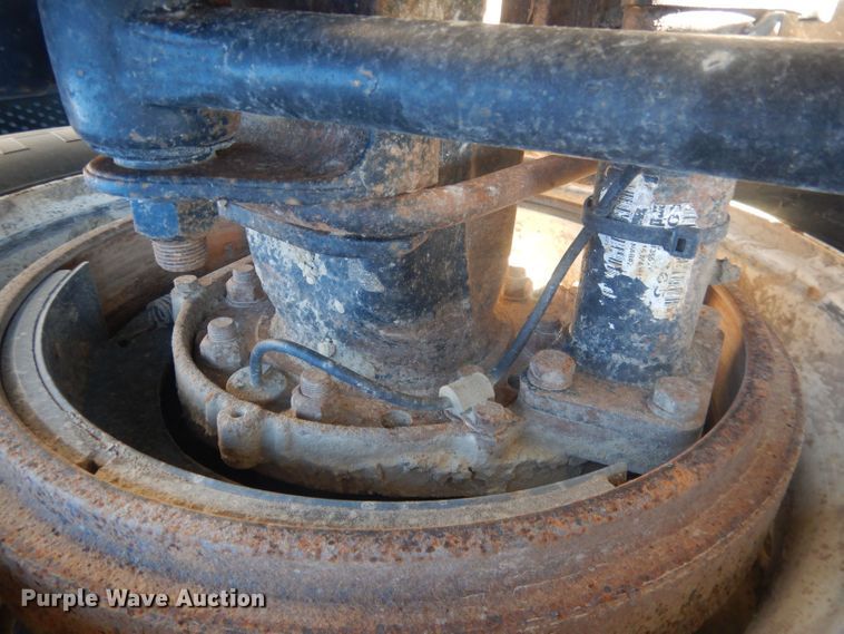 image for item HQ9518 2013 Volvo VNL  semi truck