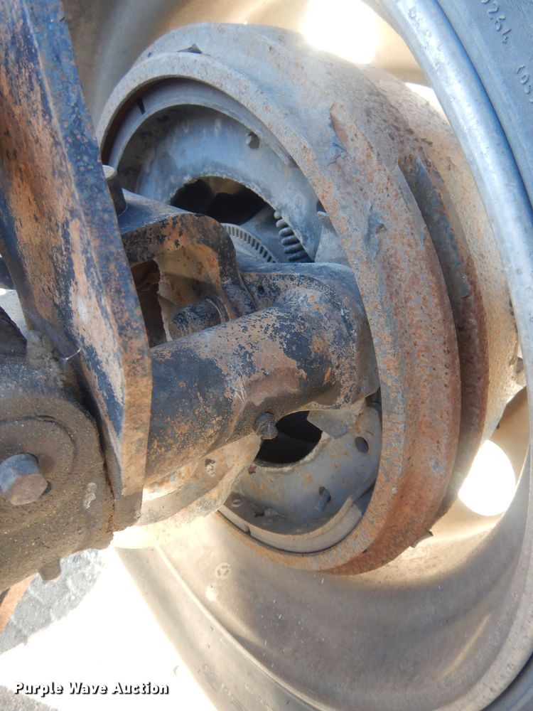 image for item HQ9518 2013 Volvo VNL  semi truck