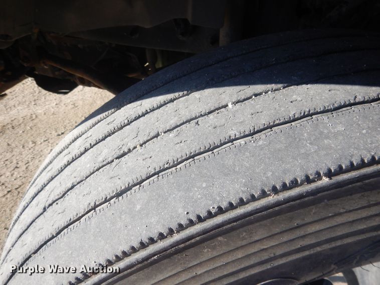 image for item HQ9518 2013 Volvo VNL  semi truck