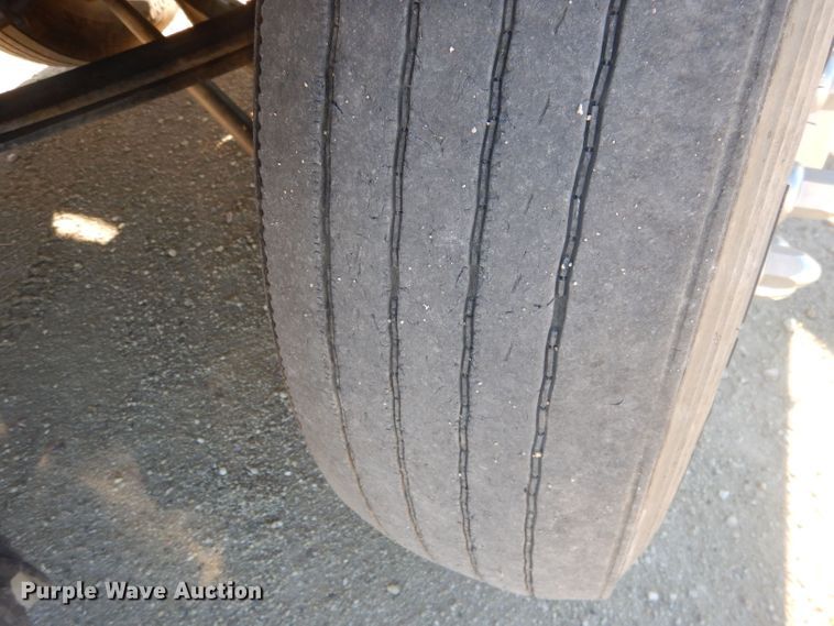 image for item HQ9518 2013 Volvo VNL  semi truck