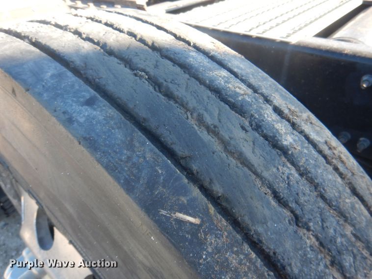 image for item HQ9518 2013 Volvo VNL  semi truck