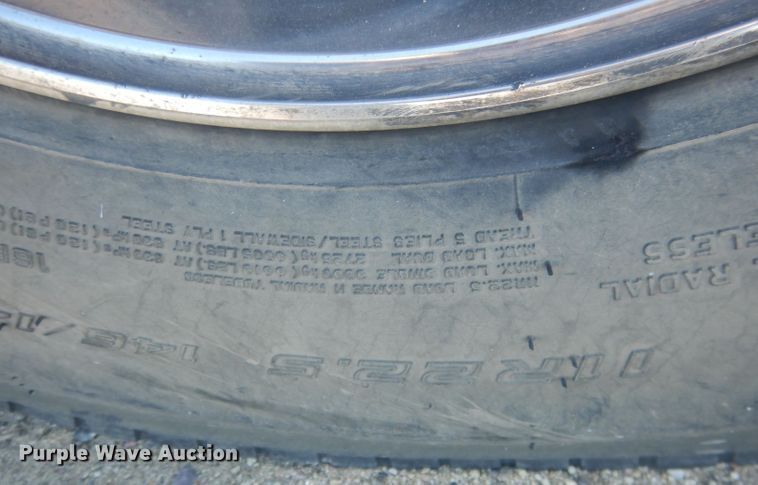 image for item HQ9518 2013 Volvo VNL  semi truck