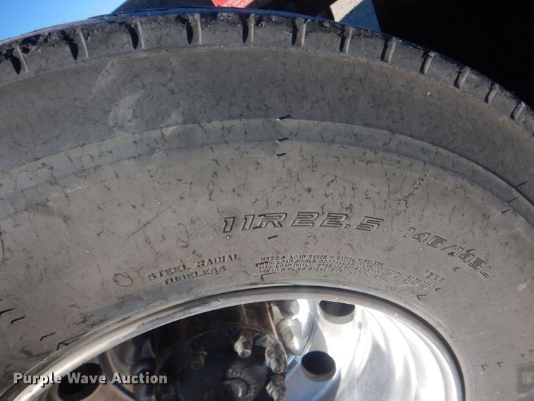 image for item HQ9518 2013 Volvo VNL  semi truck