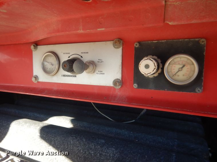 image for item HQ9518 2013 Volvo VNL  semi truck