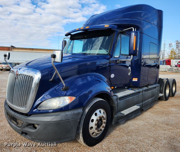 image for item JB9778 2014 International ProStar  semi truck