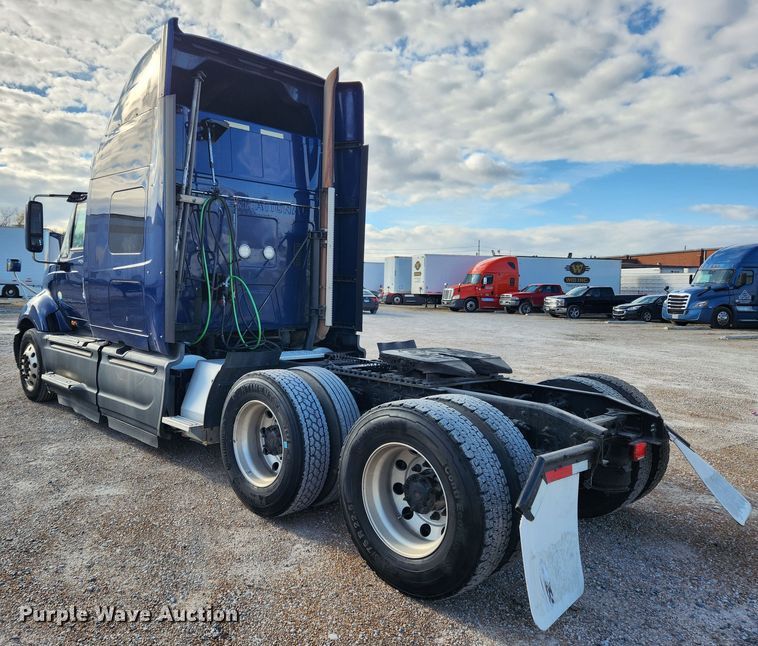 image for item JB9778 2014 International ProStar  semi truck