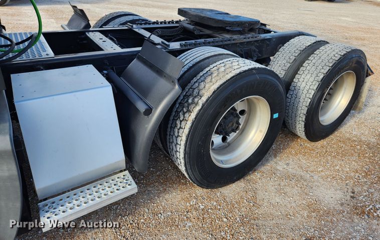 image for item JB9778 2014 International ProStar  semi truck