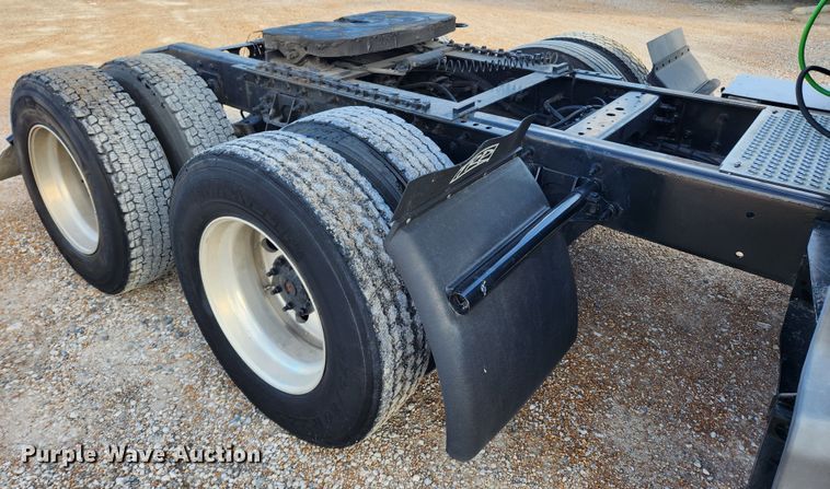 image for item JB9778 2014 International ProStar  semi truck