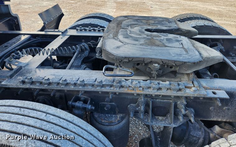 image for item JB9778 2014 International ProStar  semi truck