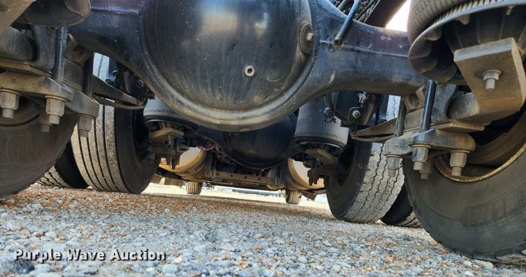 image for item JB9778 2014 International ProStar  semi truck