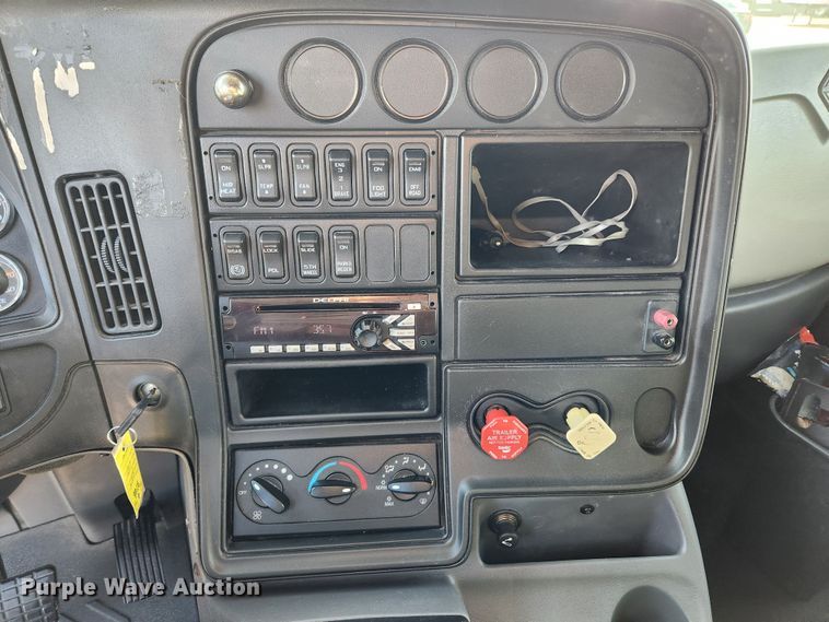 image for item JB9778 2014 International ProStar  semi truck