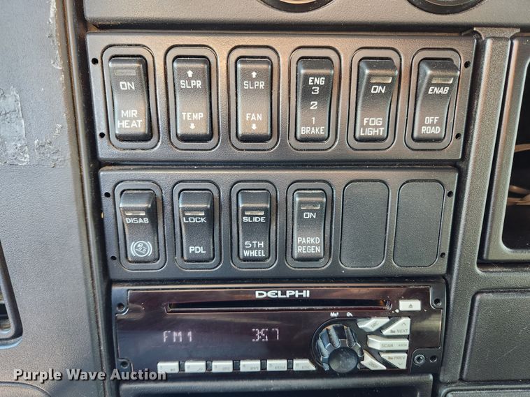 image for item JB9778 2014 International ProStar  semi truck