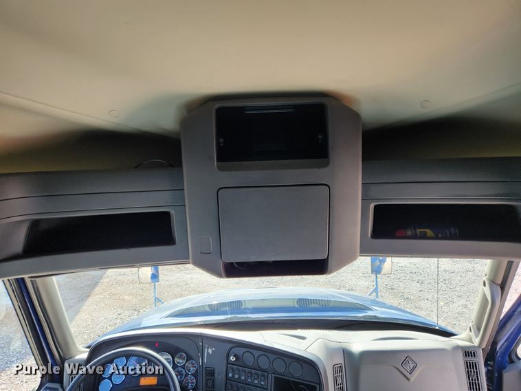 image for item JB9778 2014 International ProStar  semi truck