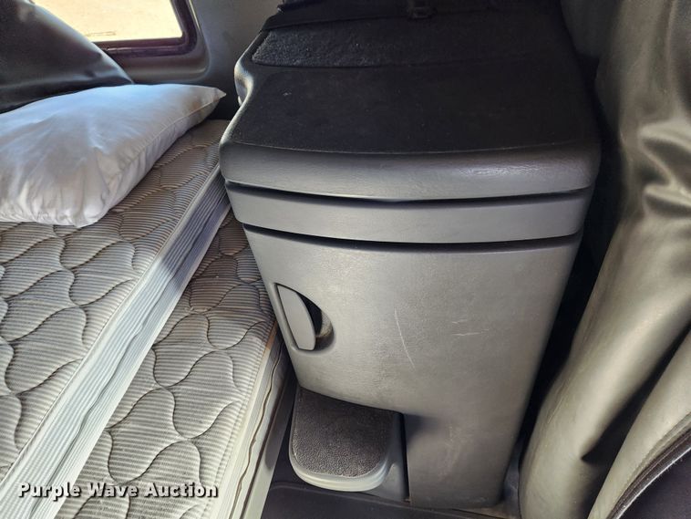 image for item JB9778 2014 International ProStar  semi truck