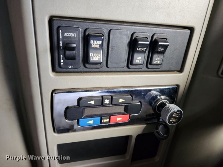 image for item JB9778 2014 International ProStar  semi truck