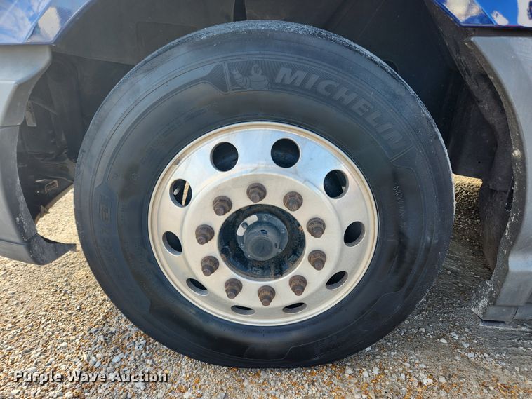 image for item JB9778 2014 International ProStar  semi truck