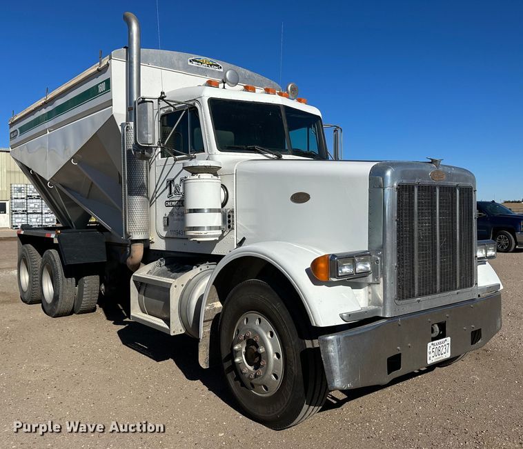 image for item JD9138 1995 Peterbilt 378  seed tender truck