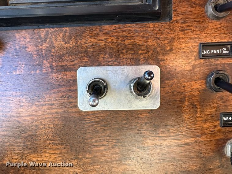 image for item JD9138 1995 Peterbilt 378  seed tender truck