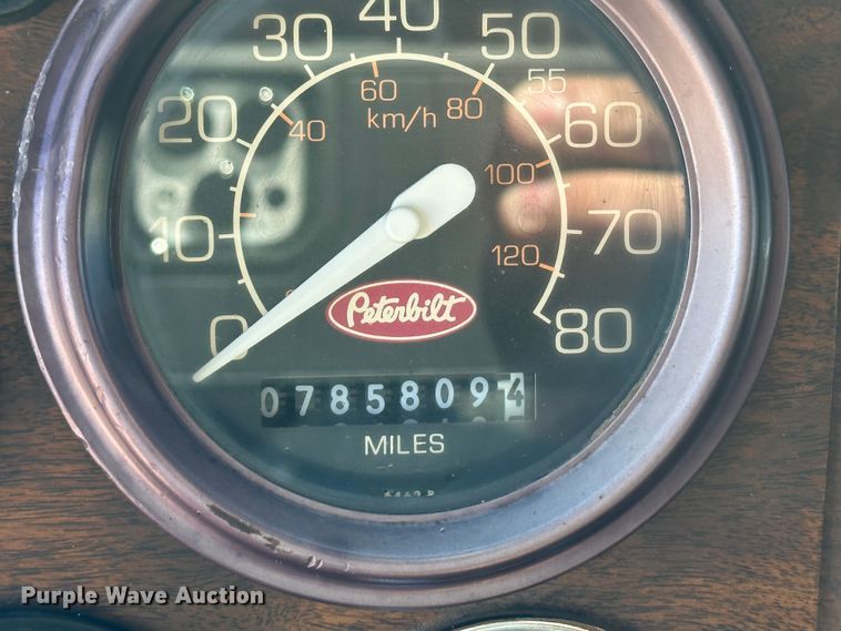 image for item JD9138 1995 Peterbilt 378  seed tender truck