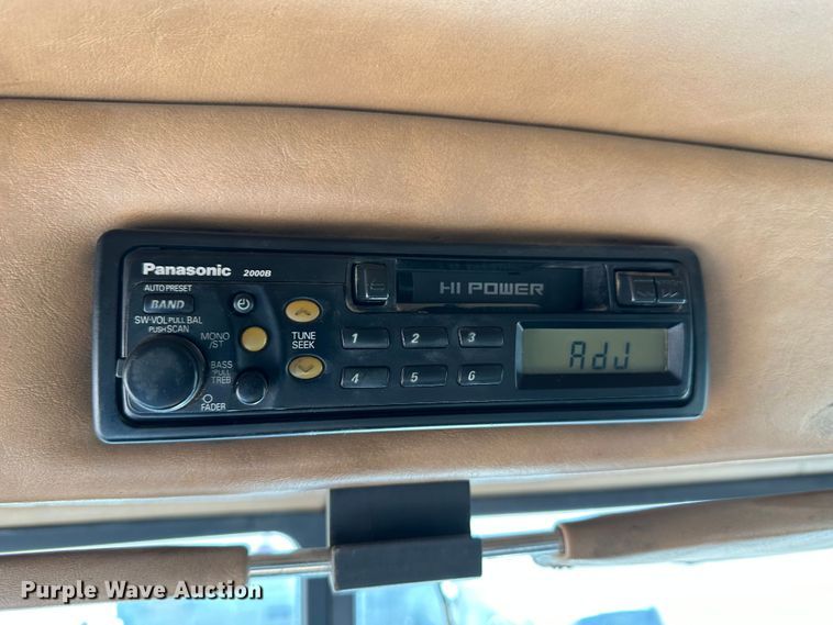 image for item JD9138 1995 Peterbilt 378  seed tender truck