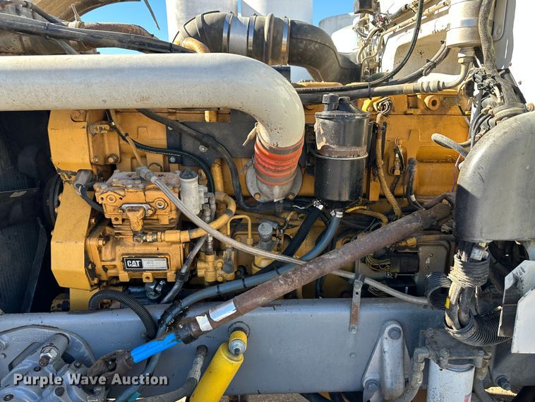 image for item JD9138 1995 Peterbilt 378  seed tender truck