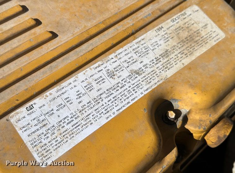 image for item JD9138 1995 Peterbilt 378  seed tender truck