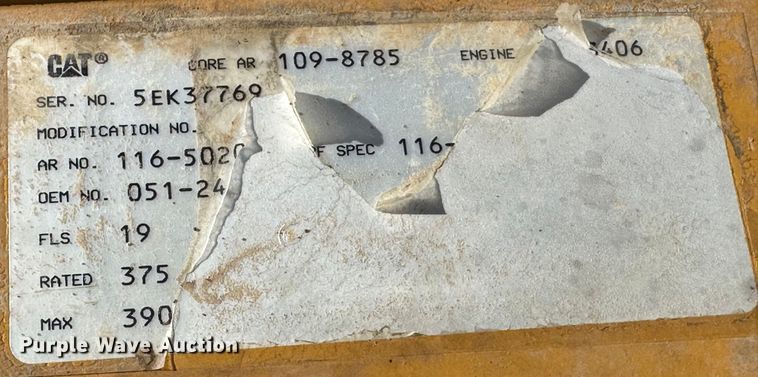 image for item JD9138 1995 Peterbilt 378  seed tender truck