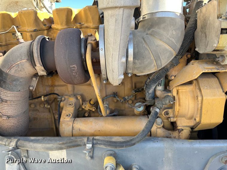 image for item JD9138 1995 Peterbilt 378  seed tender truck