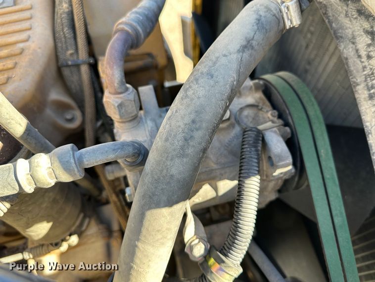 image for item JD9138 1995 Peterbilt 378  seed tender truck