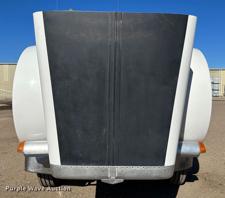 image for item JD9138 1995 Peterbilt 378  seed tender truck