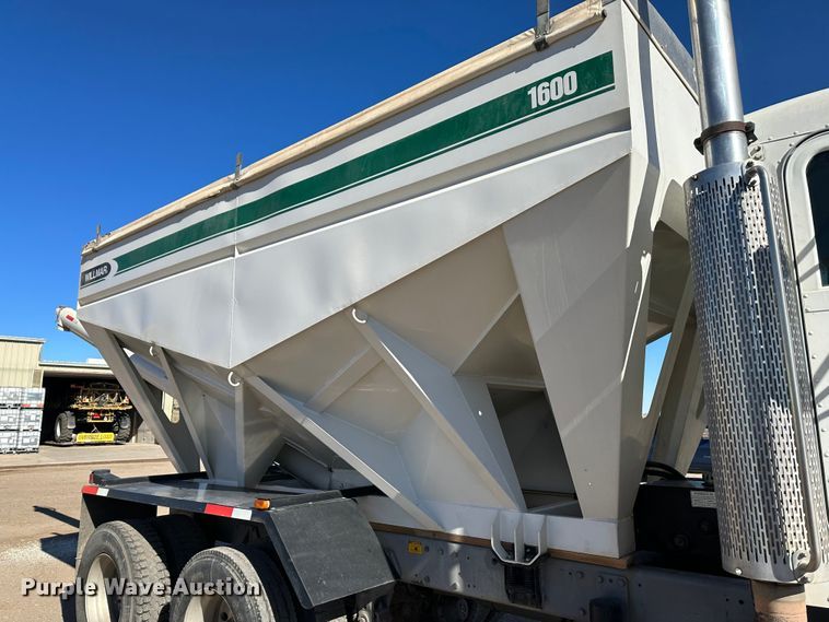 image for item JD9138 1995 Peterbilt 378  seed tender truck