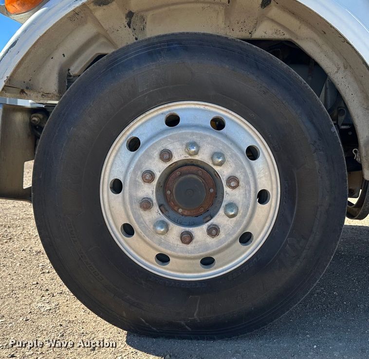 image for item JD9138 1995 Peterbilt 378  seed tender truck