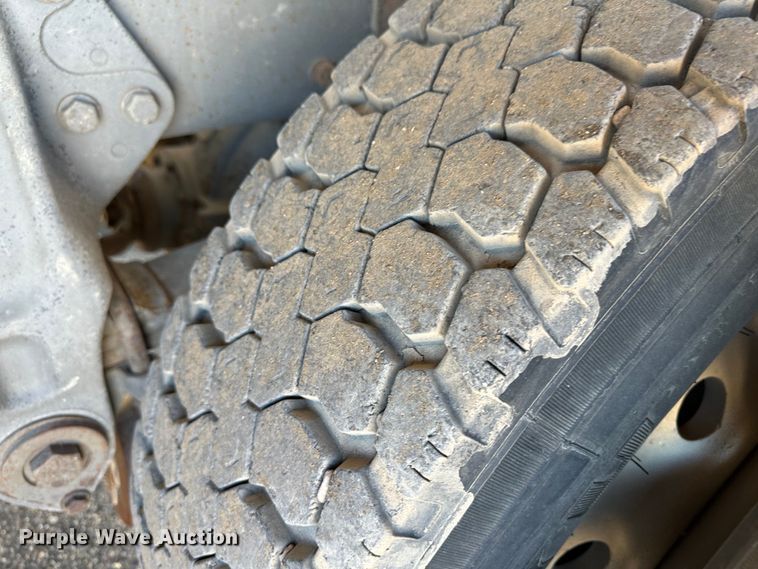 image for item JD9138 1995 Peterbilt 378  seed tender truck