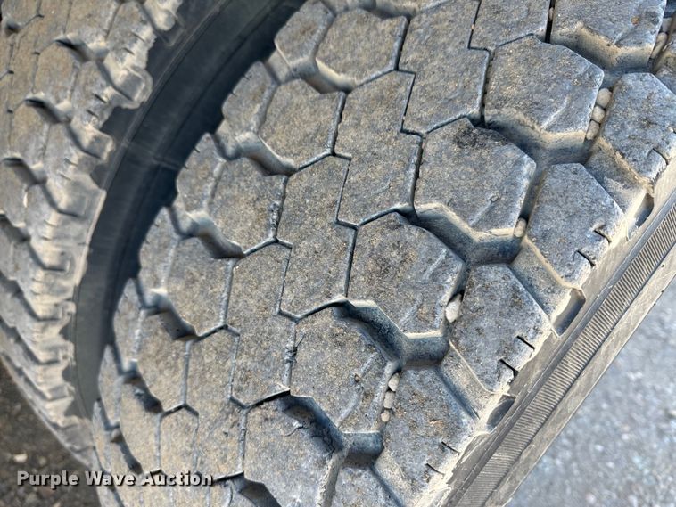 image for item JD9138 1995 Peterbilt 378  seed tender truck