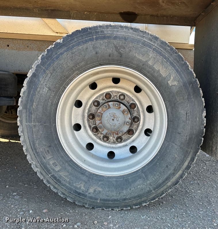 image for item JD9138 1995 Peterbilt 378  seed tender truck