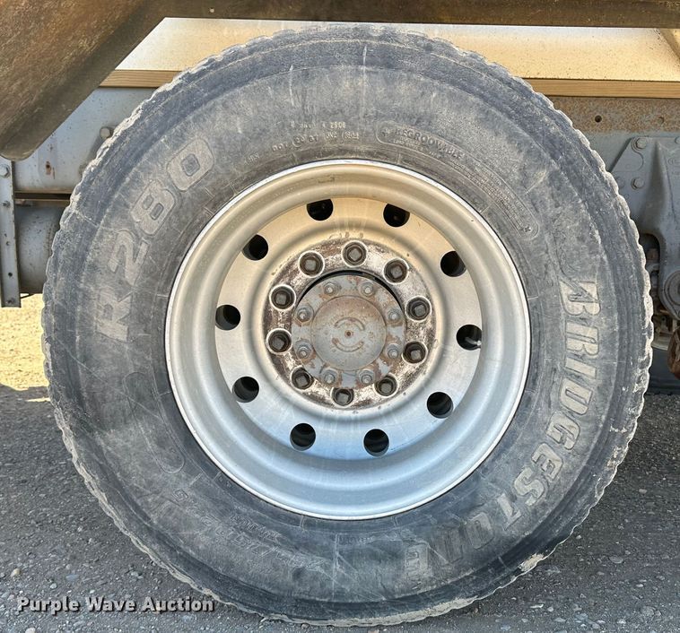 image for item JD9138 1995 Peterbilt 378  seed tender truck