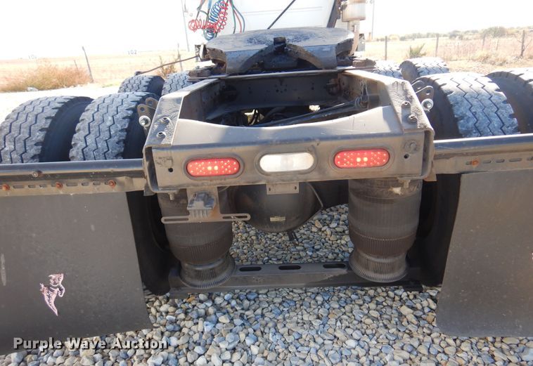 image for item JJ9656 2006 Volvo VNL  semi truck