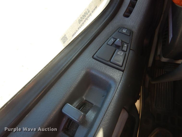 image for item JJ9656 2006 Volvo VNL  semi truck