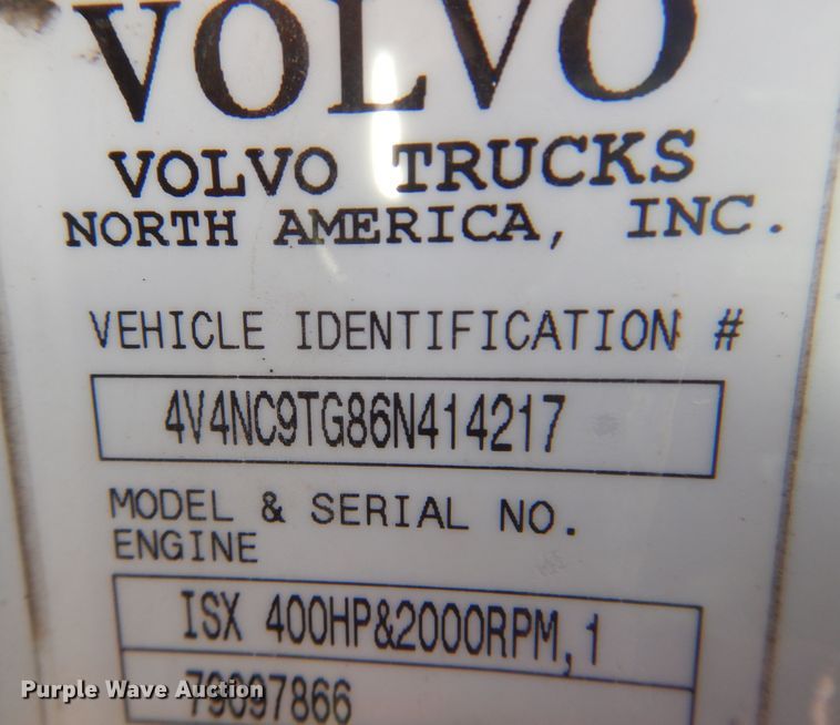 image for item JJ9656 2006 Volvo VNL  semi truck