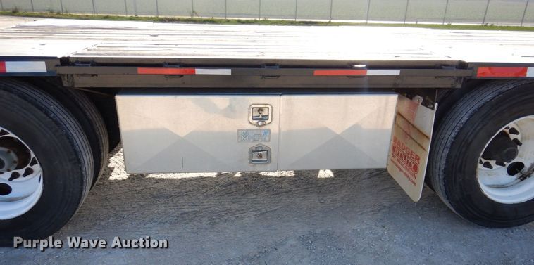 image for item JL9784 1998 Fontaine  drop deck trailer