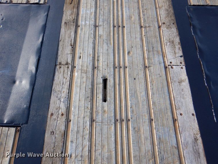 image for item JL9784 1998 Fontaine  drop deck trailer