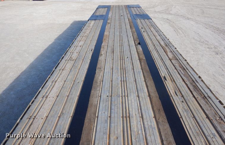 image for item JL9784 1998 Fontaine  drop deck trailer