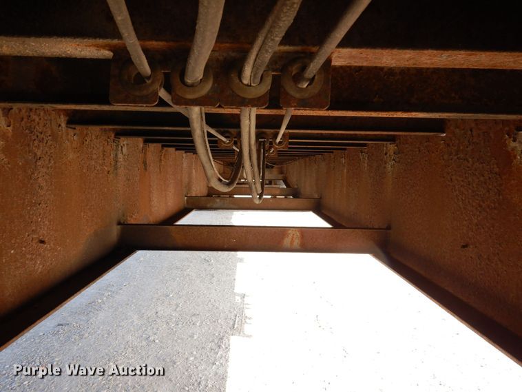 image for item JL9784 1998 Fontaine  drop deck trailer