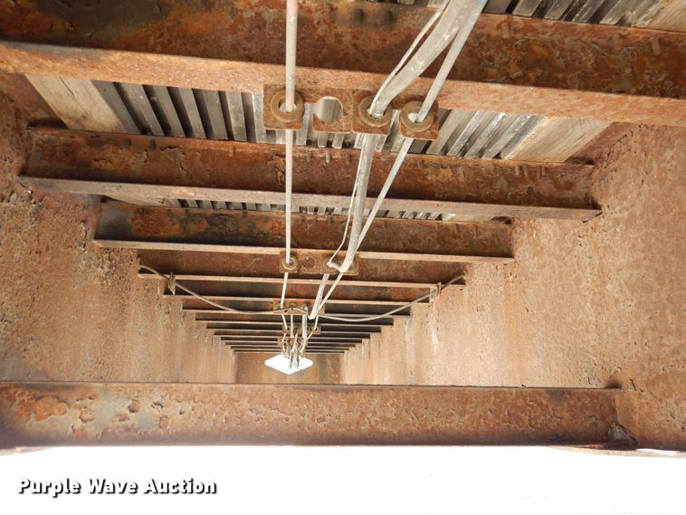 image for item JL9784 1998 Fontaine  drop deck trailer