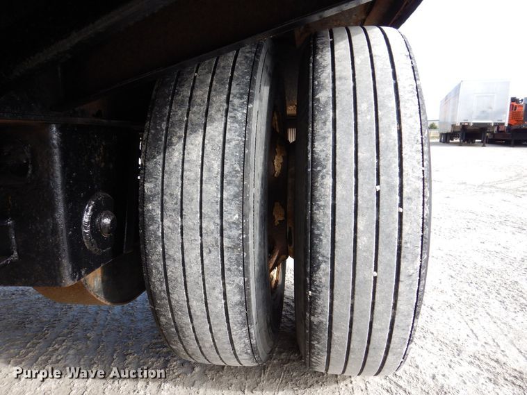 image for item JL9784 1998 Fontaine  drop deck trailer