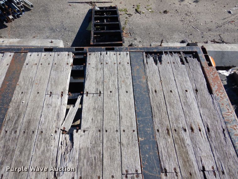 image for item JL9852 2005 Transcraft DTL-2100 W2  drop deck trailer