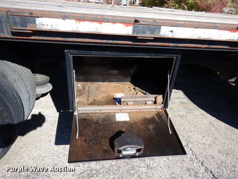 image for item JL9852 2005 Transcraft DTL-2100 W2  drop deck trailer